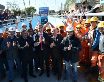 Randazzo anunció que este mes llegarán 200 coches nuevos para el Roca