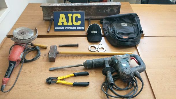 Tomaron una familia de rehén y robaron $43 millones haciendo un boquete