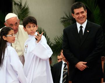 La historia del nene que no camina ni habla y fue bendecido por el Papa 