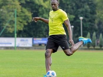 ¿El jamaiquino se calza los botines?