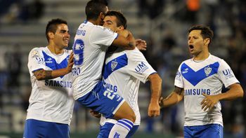 velez vencio a the strongest en una rafaga de goles y alcanzo la punta del grupo velez vencio a the strongest en una rafaga de goles y alcanzo la punta del grupo