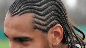 un jugador de la seleccion sorprendio con su peinado un jugador de la seleccion sorprendio con su peinado