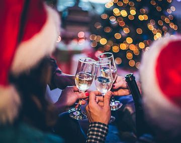 Los rituales que se repiten a las 00 hs en Navidad: el significado de cada uno