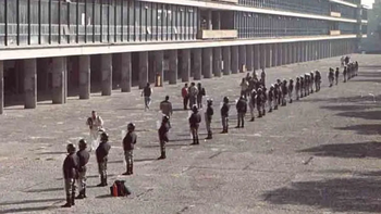 En el año 2000 la Policía Federal Preventiva irrumpe en Ciudad Universitaria de la UNAM, para extinguir un paro de labores. En el año 2000 la Policía Federal Preventiva irrumpe en Ciudad Universitaria de la UNAM, para extinguir un paro de labores.
