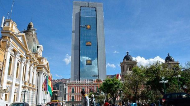 Sin presidente ni vice: ¿quién se quedará con el poder en Bolivia tras el Golpe?