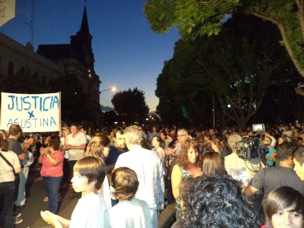 Marcha de los vecinos en reclamo de justicia. Foto Gentileza ABC Saladillo.