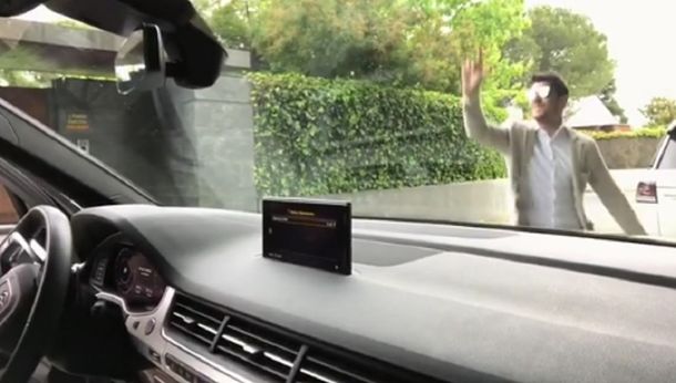 El delantero perdió el control al ritmo de AC-DC