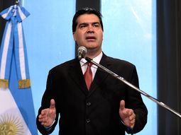 el gobierno esta solo contra los grupos economicos el gobierno esta solo contra los grupos economicos