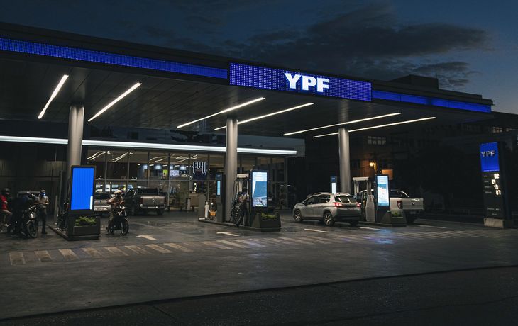 Estación de servicio YPF.