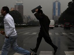 Diluvió en Buenos Aires y hay alerta para tres provincias