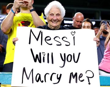 Romántica propuesta viral de una señora a Messi: ¿Te casarías conmigo?