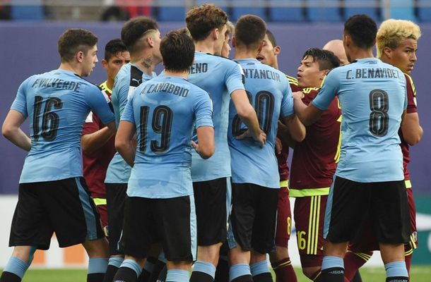 Los jugadores Sub 20 de Uruguay y Venezuela se enfrentaron en el hotel