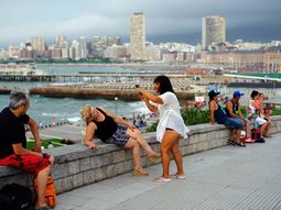 Menos turistas y con presupuestos más ajustados en el fin de semana extra largo