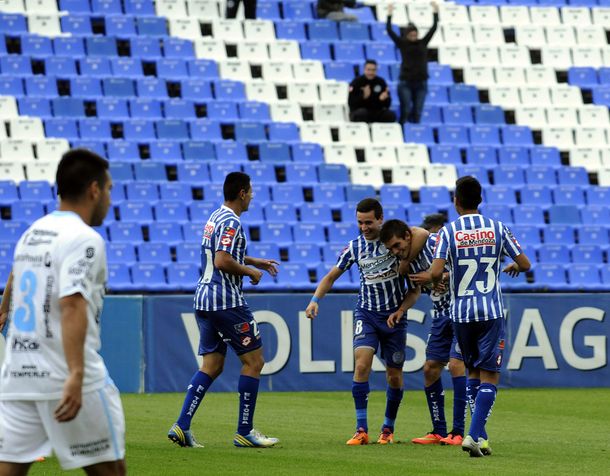 Godoy Cruz goleó a Temperley en Mendoza