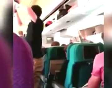 Difunden el último video del vuelo de Malaysia Airlines antes de despegar