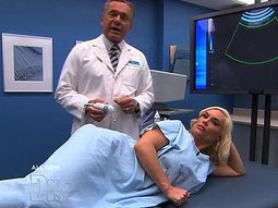 una mediatica demostro que su cola es real una mediatica demostro que su cola es real