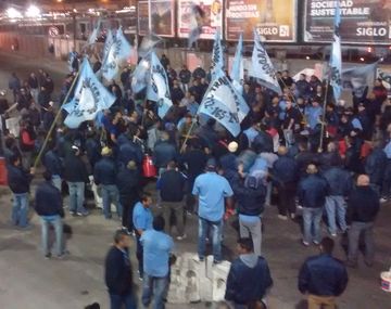 Colectiveros realizan un sorpresivo corte en Puente La Noria