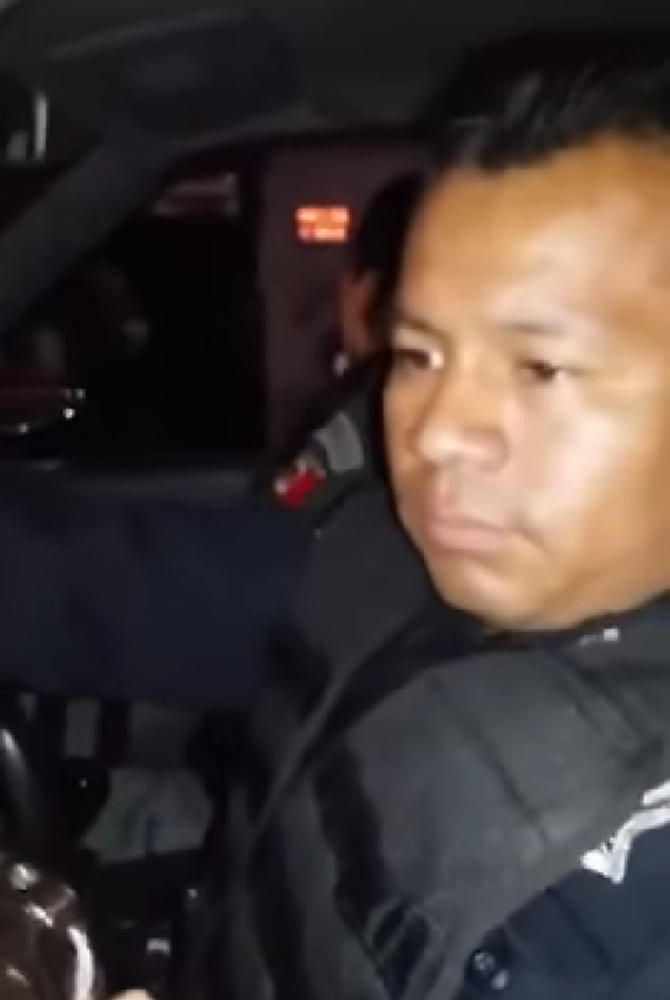 Dos policías borrachos chocan en México y los afectados los escrachan en redes sociales