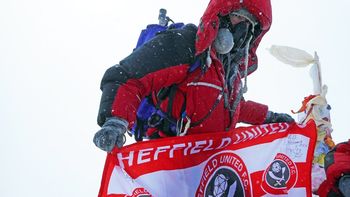 Le diagnosticaron cáncer terminal y escaló el Everest Le diagnosticaron cáncer terminal y escaló el Everest