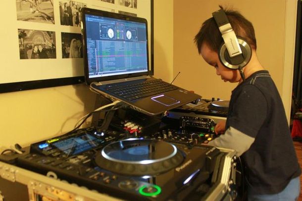 Nueva moda en Nueva York: escuela de DJs para bebés