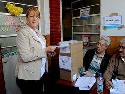 Stolbizer abogó por una transición hasta 2015 con diálogo