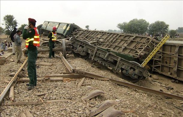 Siete muertos y 30 heridos al estallar una bomba en Pakistán
