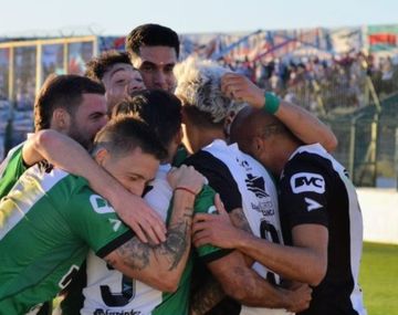 Batacazo: Villa Mitre le ganó en penales a Arsenal y avanzó en la Copa Argentina