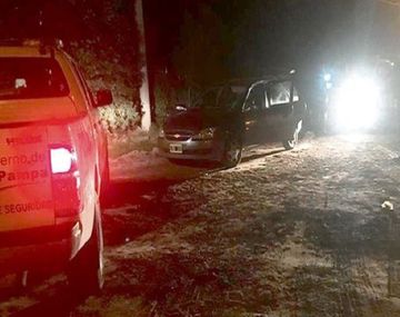 La detuvieron por no cumplir la cuarentena y  encontraron al amante escondido en el baúl