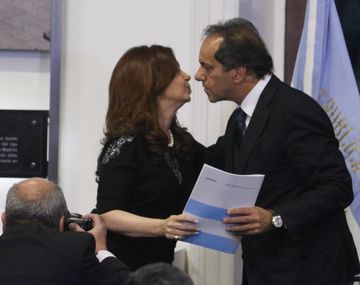 Cristina y Scioli otra vez juntos tras el acuerdo por los fondos