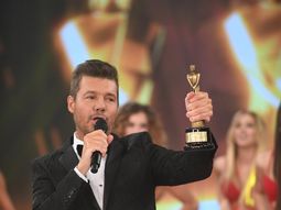 Marcelo Tinelli con el Martín Fierro Marcelo Tinelli con el Martín Fierro