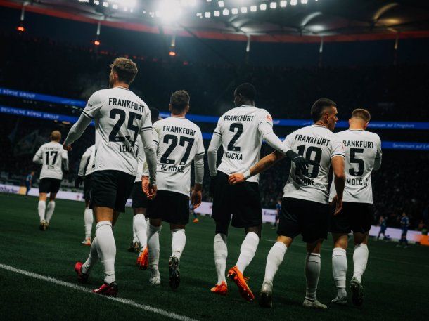 Fútbol libre por celular: cómo ver en vivo Eintracht Frankfurt vs Napoli por la Champions League