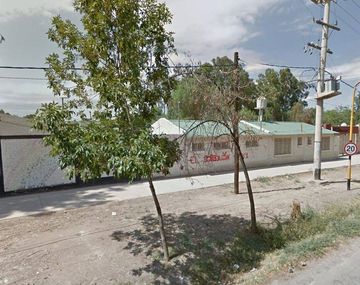 Quiso estrangular a una docente en plena clase