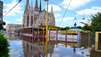 desbordo el rio lujan y el agua llego a la basilica desbordo el rio lujan y el agua llego a la basilica