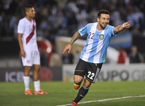 Argentina superó a Perú y se aseguró el primer puesto