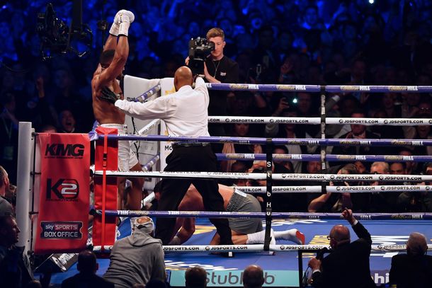 La pelea entre Joshua y Klitschko duró 11 rounds