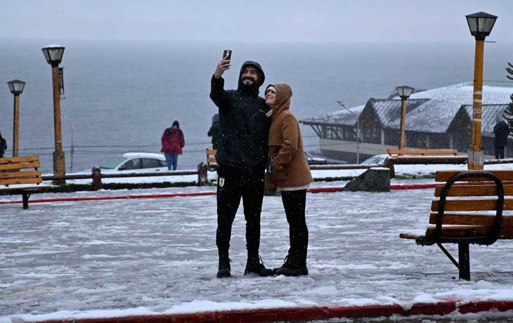 Bariloche quedó cubierta de nieve en pleno otoño