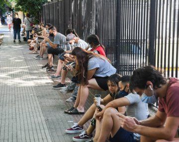 Covid-19 en Argentina: 49.122 casos y otros 240 muertos