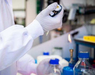 Johnson & Johnson detuvo las pruebas de la vacuna contra el coronavirus por enfermedad de un participante