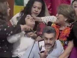 legisladoras de la ciudad de mexico se trenzaron a golpes y tirones de pelo en plena sesion legisladoras de la ciudad de mexico se trenzaron a golpes y tirones de pelo en plena sesion