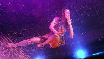 pampita se tiro a la pileta y deslumbro en fuerza bruta pampita se tiro a la pileta y deslumbro en fuerza bruta