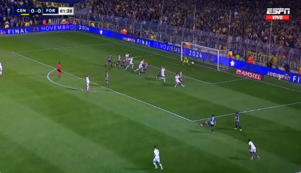 Insólito: marcó un golazo ante Rosario Central, se desgarró en el festejo y terminó saliendo