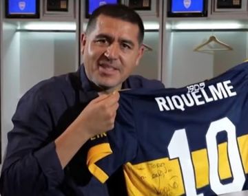 El emotivo homenaje que le hicieron a Riquelme en Brasil con los jugadores que llevan su nombre