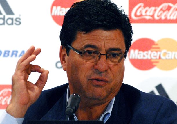 Passarella usó la tarjeta de River y dejó una deuda increíble: ¿cuánto gastó?