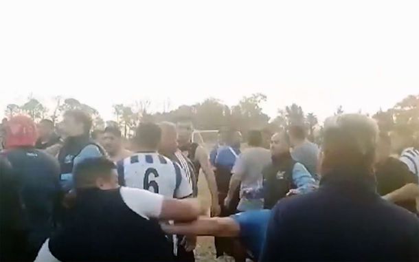 VIDEO: Partido amistoso entre choferes de colectivo de Dota terminó a las piñas