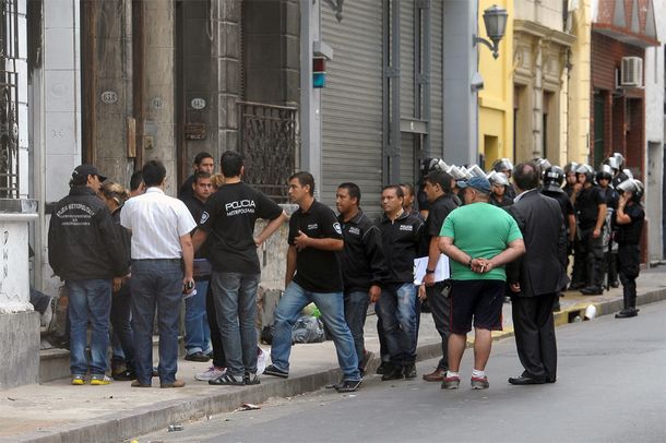 En la previa a San Valentín, su ex pareja le quemó el auto