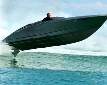 Porsche-speedboat