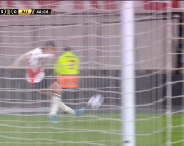 El lujo de Mammana contra Alianza Lima que enloqueció a los hinchas de River