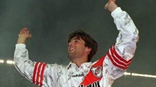 Berti, además de jugar en Argentina, pasó por las ligas de México, España e Italia. Berti, además de jugar en Argentina, pasó por las ligas de México, España e Italia.