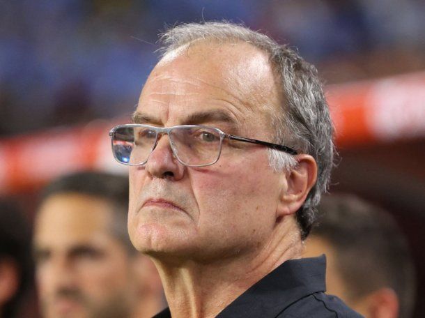 La inédita formación de Marcelo Bielsa en Uruguay para la semifinal ante Colombia