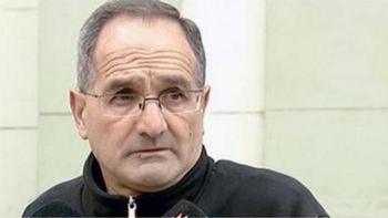 hablo el cura que prohibio las calzas en misa: este pueblo esta endemoniado hablo el cura que prohibio las calzas en misa: este pueblo esta endemoniado